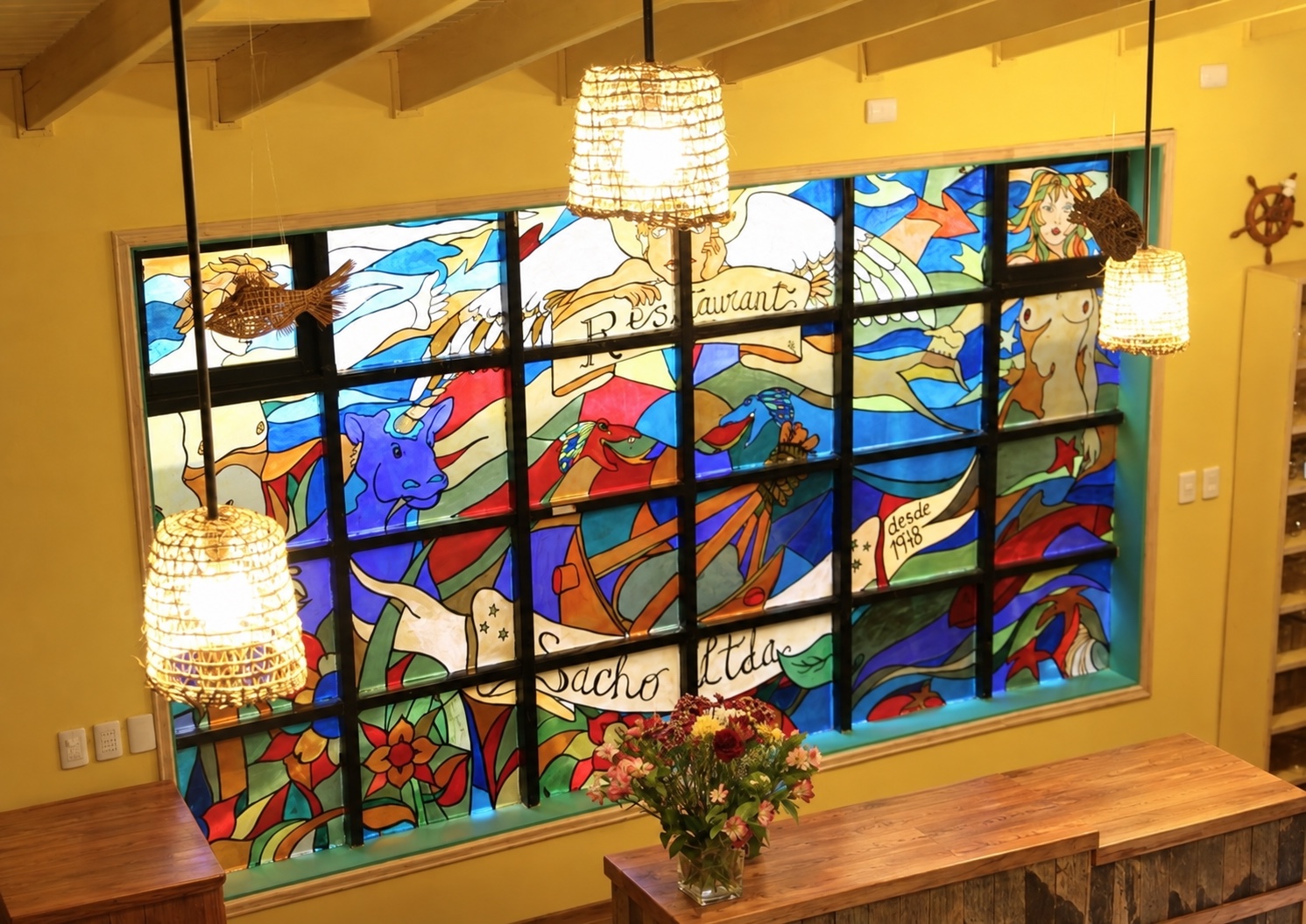 Vitral y recepción de Restaurant Sacho